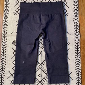 Lululemon Capri workout pants